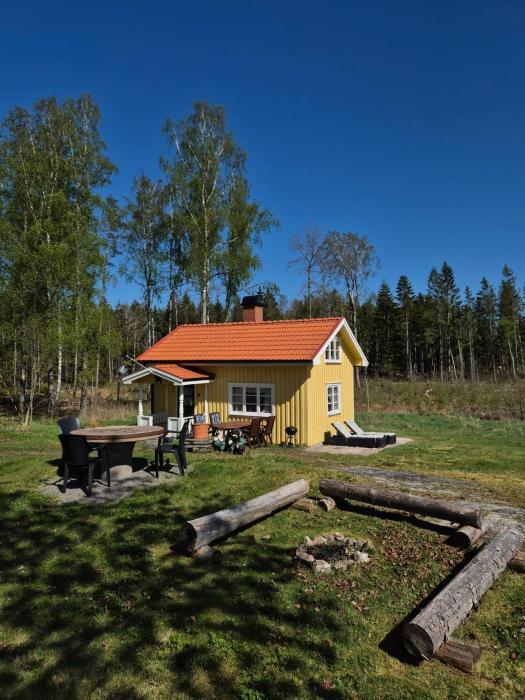 Dalslands-torp nära vattnet