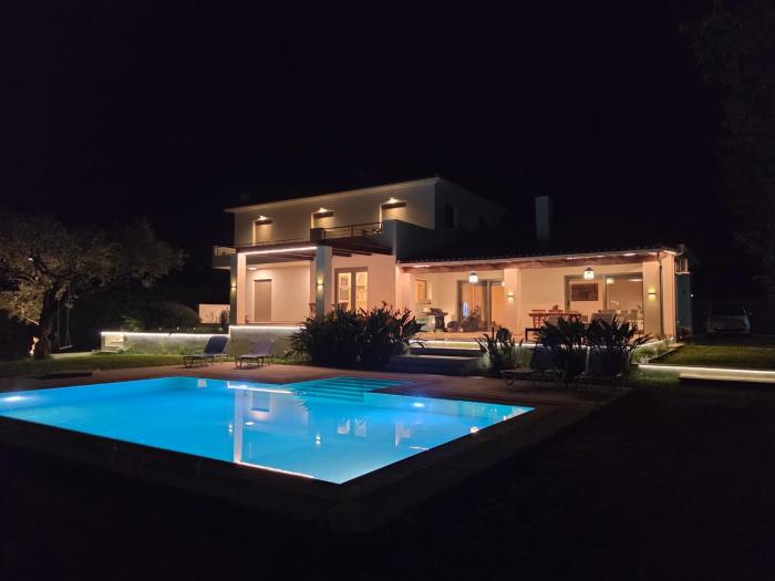 V Mira Luxury Villa