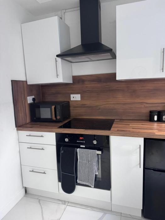 Spacious Home in central swansea