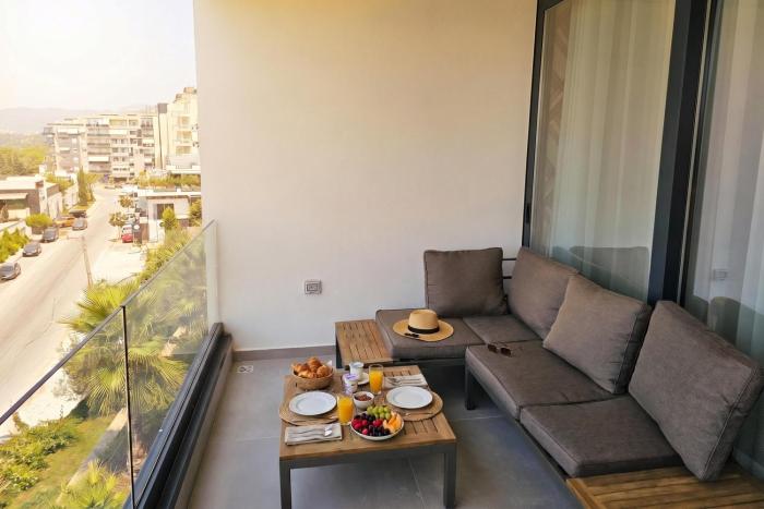 Sunset Luxury Apartment - Happy Rentals