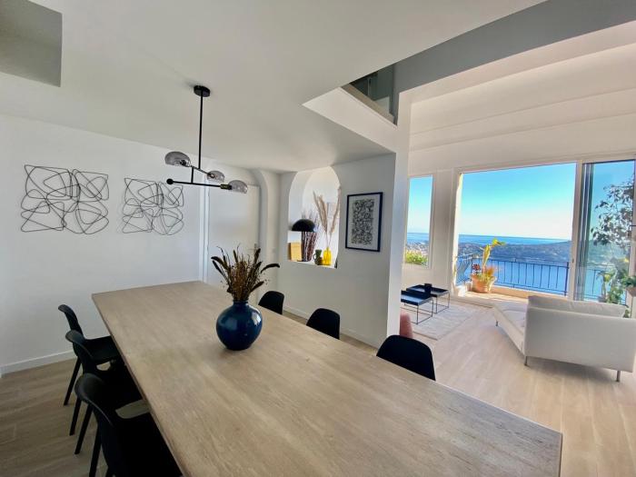 Magnificent 140 sqm Duplex with Panoramic Sea View