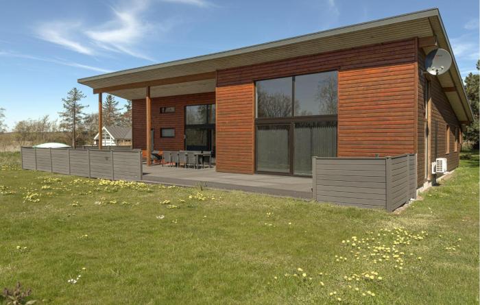 Four-Bedroom Holiday Home In Ebeltoft