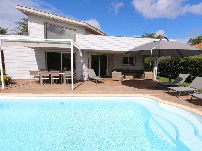 Maison moderne, piscine privée - 6 pers. - FR-1-881-2