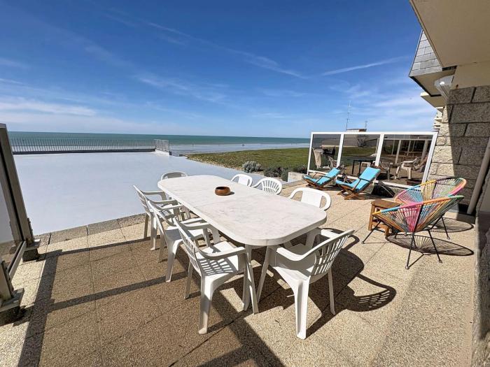 Appartement en bord de mer avec terrasse et parking - FR-1-361-85
