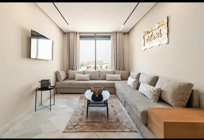 Luxury Studio Balcony Free Parking Near CFC Anfa Park
