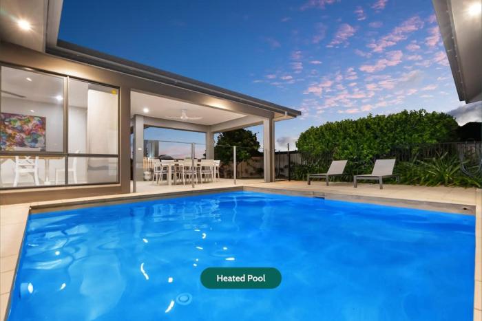 Trinity Beach Oasis - Poolside Retreat and Serenity