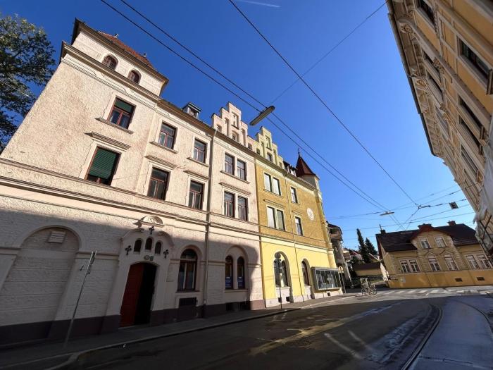 Stilvoll möblierte Kurzzeitwohnung im Herz Jesu Viertel