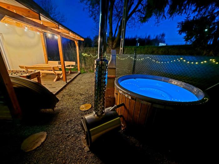 Holiday House Lawendowa Przystań - dom z jacuzzi nad jeziorem