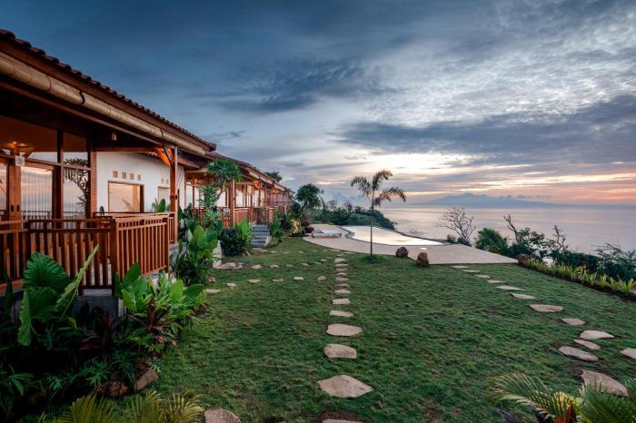 Seraya Cove Estate by Manara
