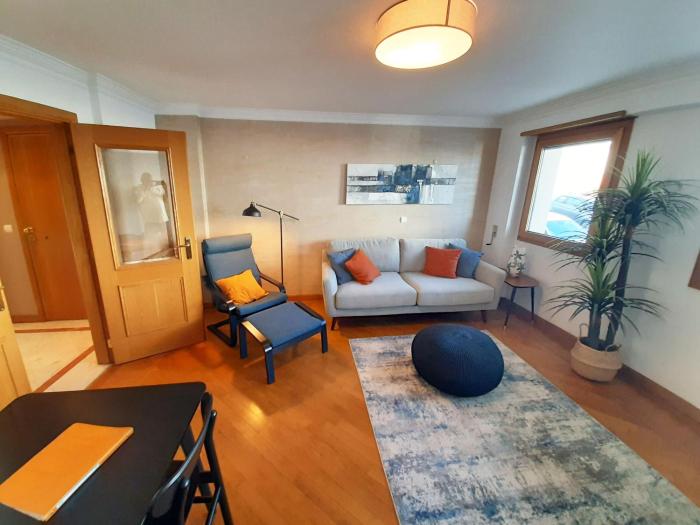 Cascais spacious well equipped central location garage 4 pessoas