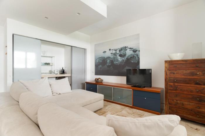 GuestHost - Cozy Terrace Flat close to MM2 Green Line