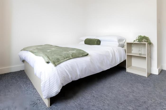 Central Apartment, Ideal for Couples, Sleeps 4