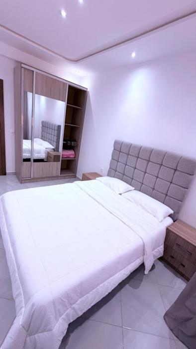 apartamento un habitacion con parking cerca del aeropuerto