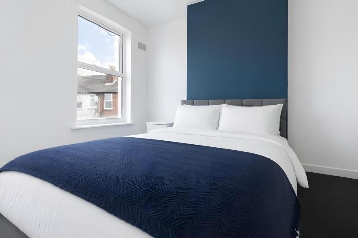 Large House, Perfect for Contractors, Sleeps 8