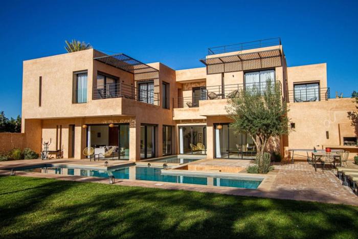 Villa Olya 520 sqm Architect-Designed Villa with