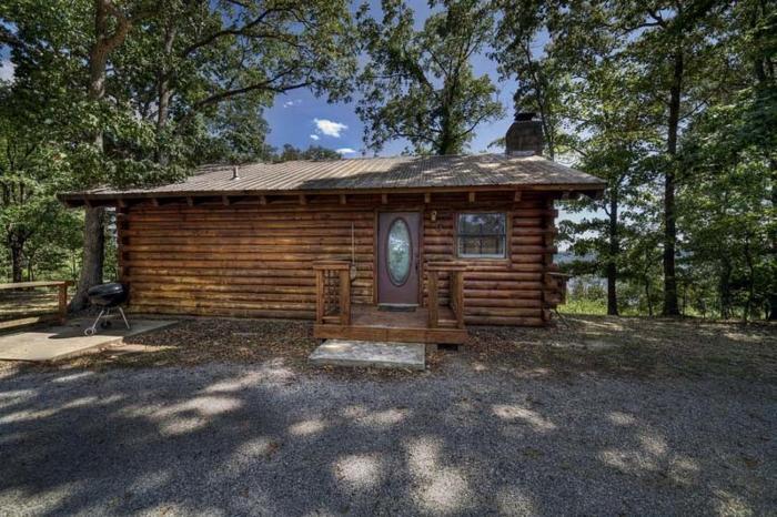 Luxurious Cabin for a Romantic Escape near Eureka Springs, Arkansas