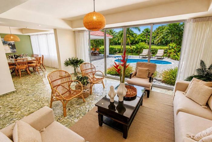 Spectacular Villa, Pool, Gazebo and BBQ