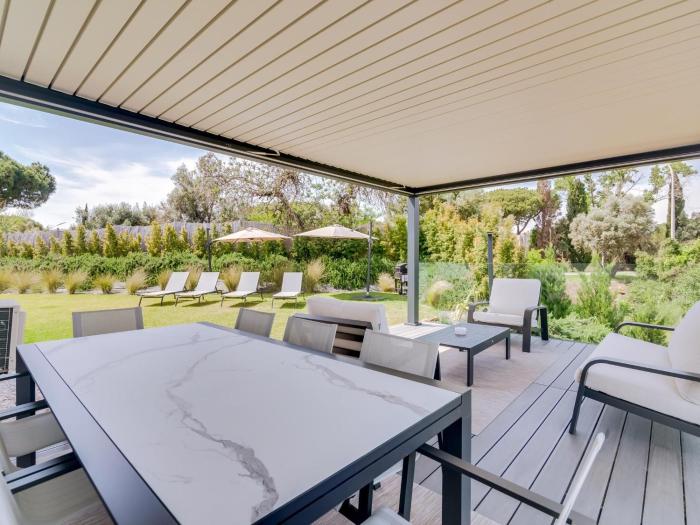Lounge Garden Villa Country Club