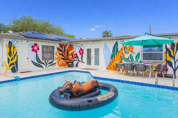 5BR Heated Pool & Game Room - Near Gulf Beaches