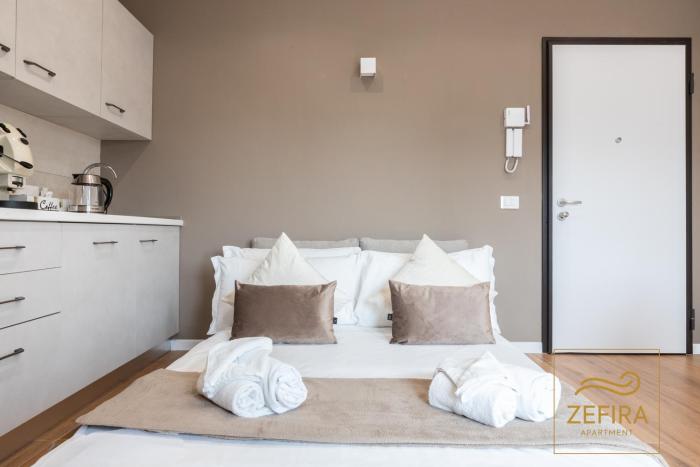 Zafira apartment - Seaview, pvt terrace, luxury design, A-C