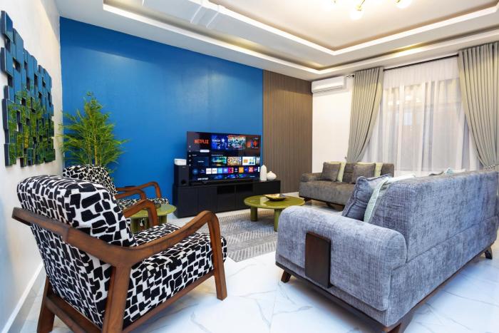 1 BR Garden Apartment Near Lake Victoria- Rock View