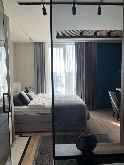 BW Lovers Dream Apartment