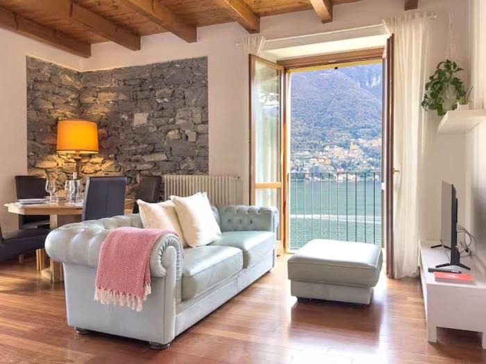 Alvea Home - Lake View and Private Covered Parking
