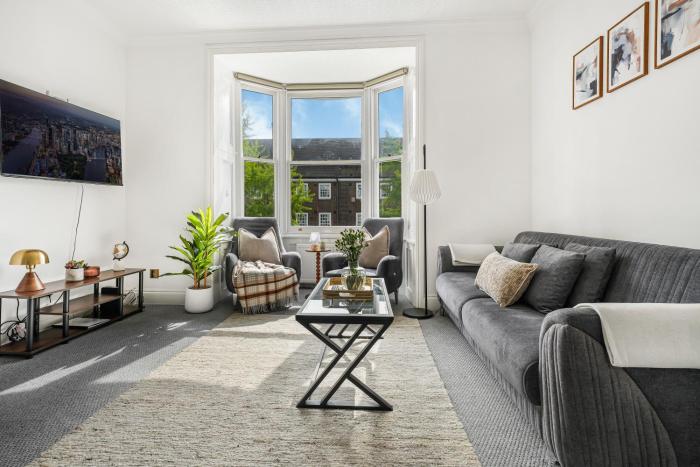 2 BR Super Central Flat by Hyde Park