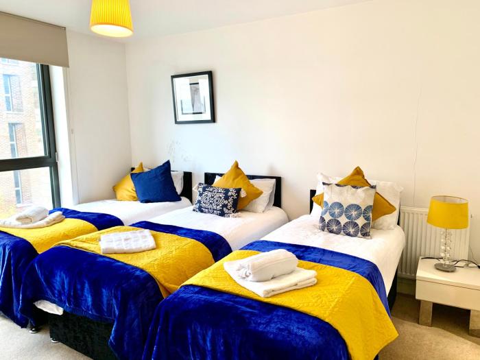 Stylish 2Bedroom,2Bath, Balcony, ExCeL, O2,Parking
