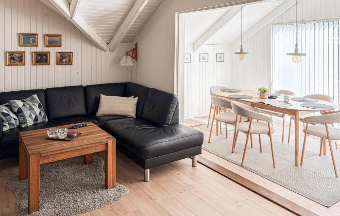 Amazing Home In Ansager With Wifi