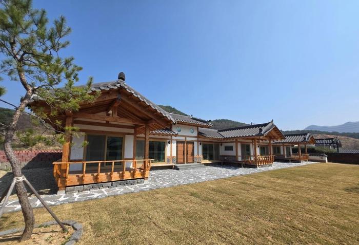 Areumchae Gyeongcheon Hanok Wanju