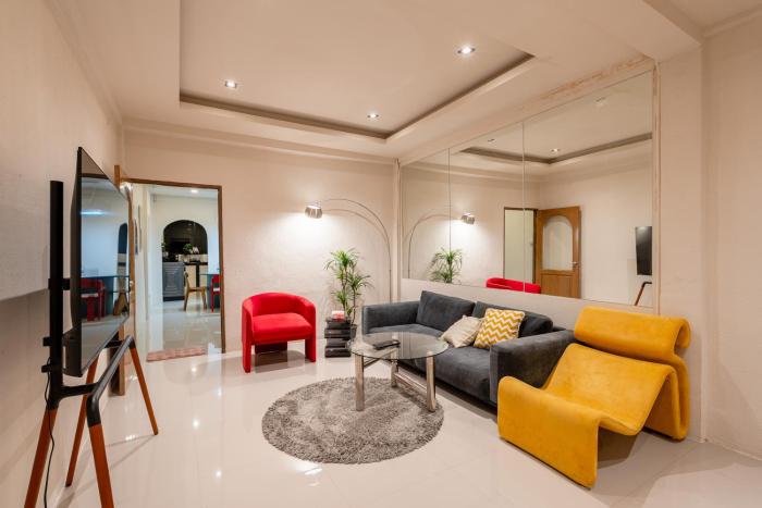 Wonderful private house 4 BED in Sathorn near SIAM ROOFTOP 12 min by walk to BTS Saint LOUIS