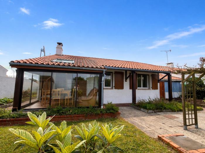 Maison Calme 2 Chambres, Proche Plage et Commerces, Équipée, Animaux Acceptés, 4 Pers. - FR-1-777-3