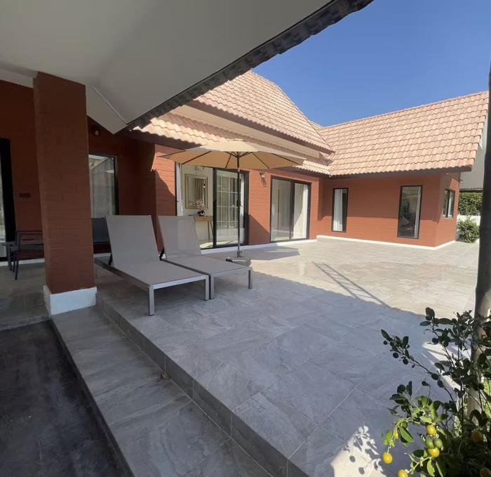 Modern Sanctuary Soi 112 Newly Renovated, Near Beach and Golf