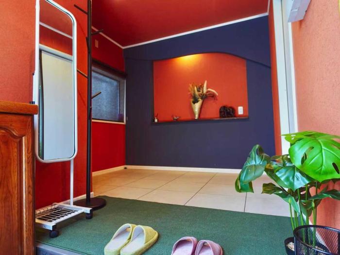Spacious home right at the entrance to Tsuruhashi Shopping Street
