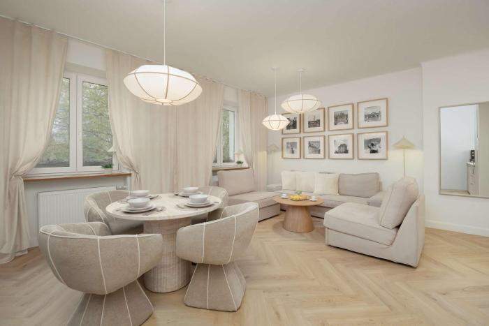 Old Town Apartment with Royal Castle View by Noclegi Renters