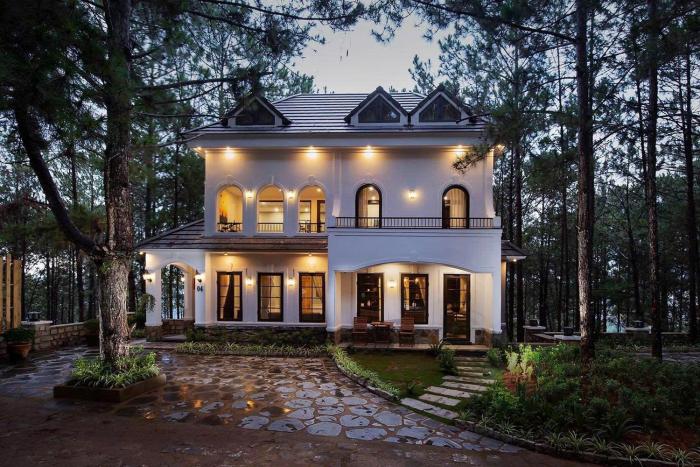 lat valley villa