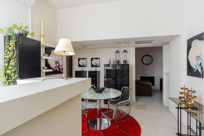 Carmelina Home 2