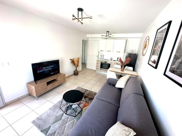 Cosy Apartment, 1 Min Walk to Beach, Heart of Juan-les-Pins