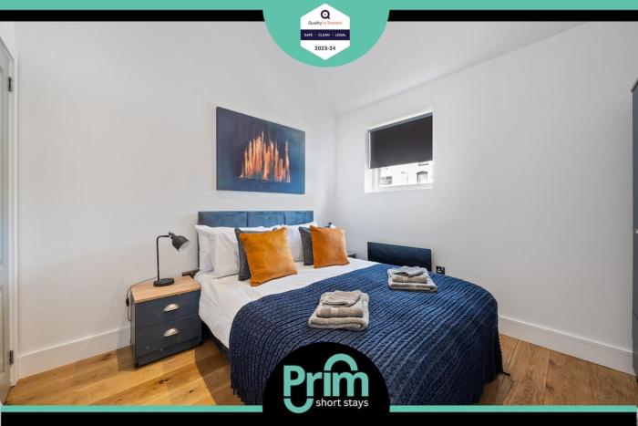 3BR House in Prime Barnet Location with Driveway