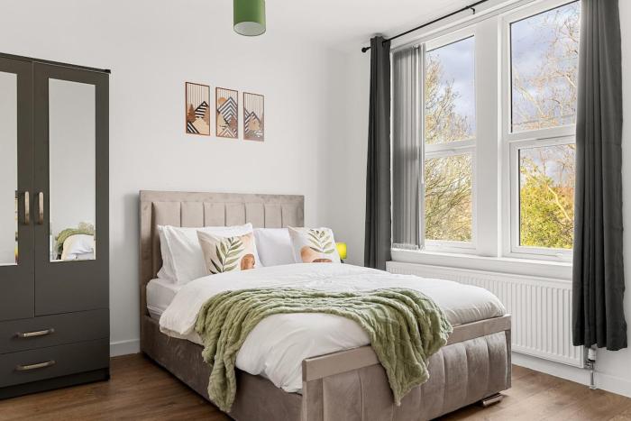 Stylish & Spacious Home in the Heart of Leeds