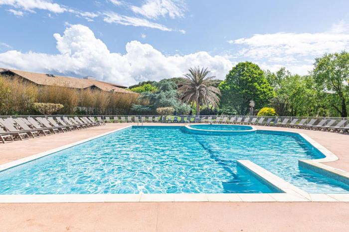 Duplex Piscine et Proche Plage
