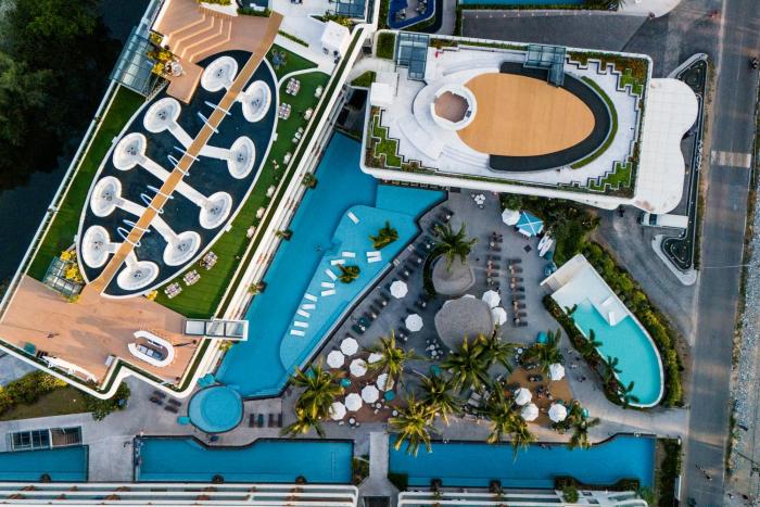 2BR Beachside 5 star Resort•50m to the sea