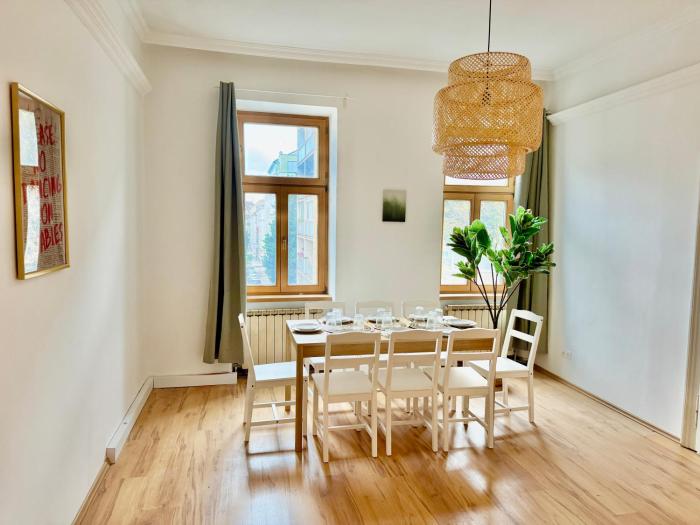 100 m2 Central Apartment with 4 Rooms
