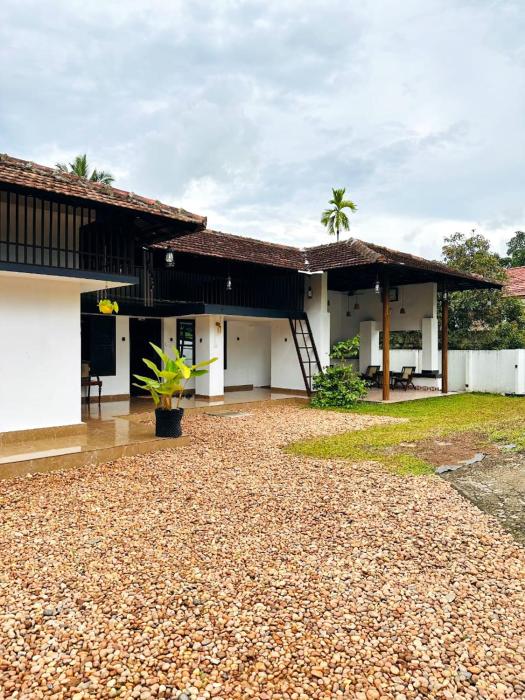 Cherys Bunglow- Side Quiet Room