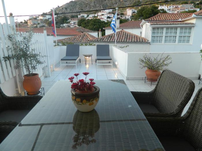 Perakis Apartments