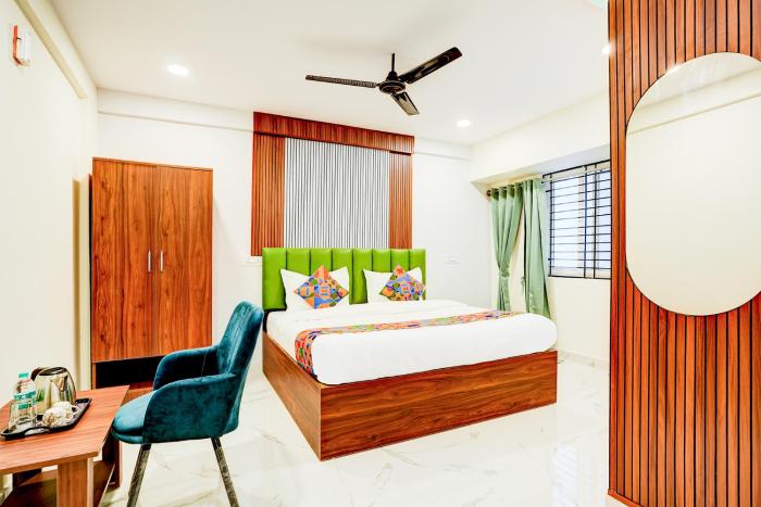 FabHotel Leon Square