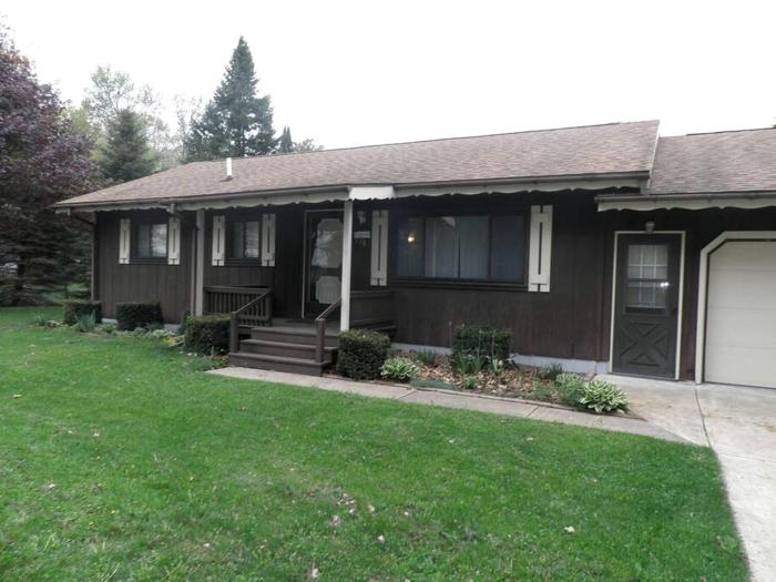 Pet-Friendly, Wonderful Waterfront Family Getaway Cabin with Private Access to Lake Mitchell & Lake Cadillac in Michigan