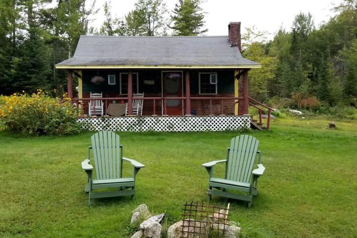 Carroll, NH Pet-Friendly Cabin with Hot Tub: Your Ultimate Retreat