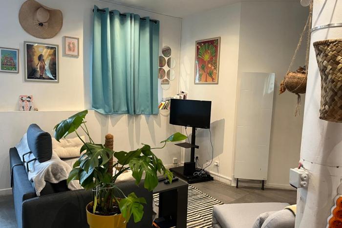 Quiet apartment with garden just outside Paris